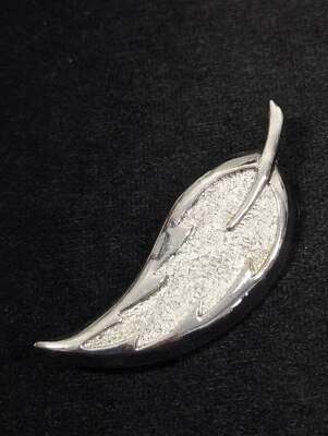 Vintage Silver Tone Textured Leaf Heavy Brooch Pin Modernist MCM - Image 1 of 4