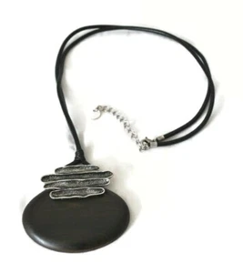 Collar colgante ovalado de plata antiguo de sándalo retro Lagenlook - Imagen 1 de 7