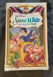 DISNEY MASTERPIECE: Snow White and the Seven Dwarfs / VHS Format OOP - Picture 1 of 12