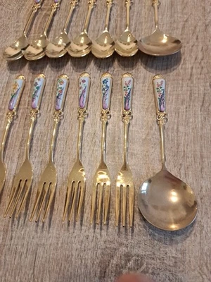 14 Teile Kaffee - Kuchenbesteckset Gabeln Löffel Goldfarben Keramik Blumenmotiv  - Bild 1 von 2