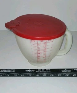 Vintage Tupperware Measuring Pitcher 8 Cups - Picture 1 of 10