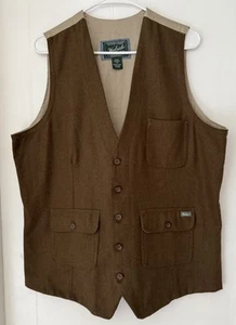 NUEVO Chaleco Woolrich Ruxton OLIVA Espiga Botón Delantero 3 Bolsillos Para Hombre L - Imagen 1 de 5