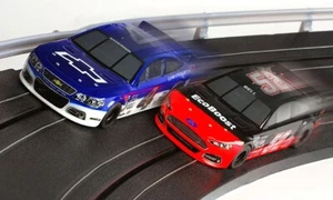 AFX Mega G+ Stock Car Twin Pack con 2 HO Slot Cars #22041 - ¡Envío Gratis!! - Imagen 1 de 8