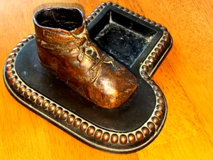Vintage Metal Baby Shoe Trinket Tray Copper Bronze Old Trinket Dish Holder - Picture 1 of 3