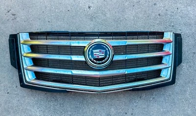 Cadillac Escalade 2015 - Escalade ESV parrilla superior OEM 22916702 Foto 1 de 4
