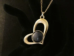 Herz mit Stein Schwarz Anhänger Halskette 24 Karat Vergoldet Liebe Love Deluxe - Bild 1 von 4