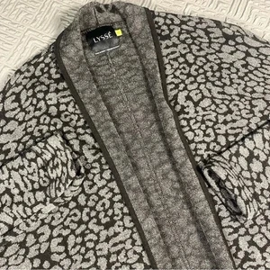 Lysse Animal Print Long Cardigan Black and Gray Size Medium VGW - Picture 1 of 10