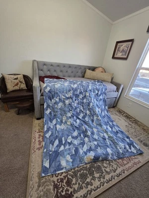 Manta de mezclilla reversible vintage hecha a mano (60"×80") Foto 1 de 4