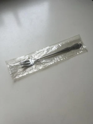 Oneida Stainless Small Appetizer Dessert Fork 6” - Image 1 of 3