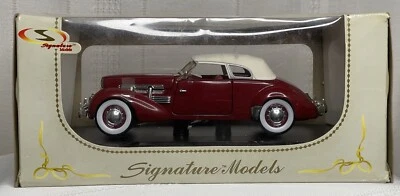 Signature Models 1937 Cord 812 Supercharged 1:32 New In Box - Image 1 of 4