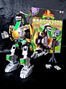 Mighty Morphin Power Rangers Legacy Dragonzord Bandai - Foto 1 di 10