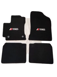 Alfombrillas de nailon negras con emblema para Toyota Corolla 2014-2019 - Imagen 1 de 4