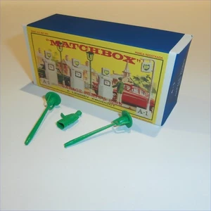 Matchbox Lesney Accessory A1b BP Petrol Pumps Display Box with Plastic Man Lamps - Foto 1 di 5