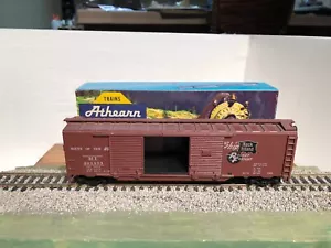 HO Scale 50’ Athearn Rock Island Dbl Door Auto Boxcar (23-126) - Picture 1 of 6