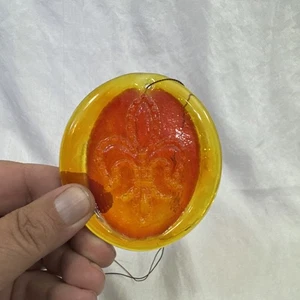 Amber Glass Fleur De Lis Recycled Glass Suncatcher Medallion Boy Scouts? - Picture 1 of 4