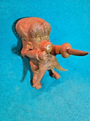 Arte popular de madera tallado a mano firmado y fechado artista local Yosemite Sam Foto 1 de 3