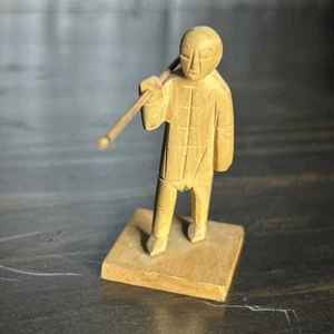 Vintage Ningbo White Wood Figurine Asian Wood Folk Art Carved Man W/ Pole - Picture 1 of 8