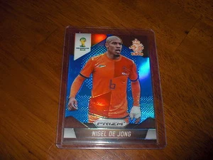 2014 Panini PRIZM FIFA World Cup Nigel De Jong Blue Refractor Insert /#199 HOLAN - Bild 1 von 2