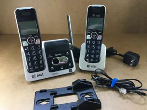 AT&T CRL82312 telefono cellulare cordless con basi di ricarica cavi - Foto 1 di 8