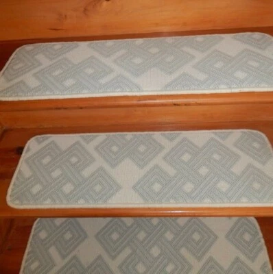 13 步 9 英寸 x 30 英寸 + 1 着陆 28 英寸 x 30 英寸楼梯踏板羊毛编织塔夫特。 — 第 1/4 张图片