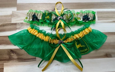 HECHO A MANO John Deere Juego de 2 Amarillo Satinado Verde Organza Baile de graduación Boda Novia Foto 1 de 4