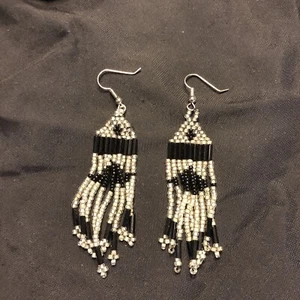 *Vintage Indian Style Black Crystal Hand Seed Beaded Long Dangle 3” Earrings - Picture 1 of 4