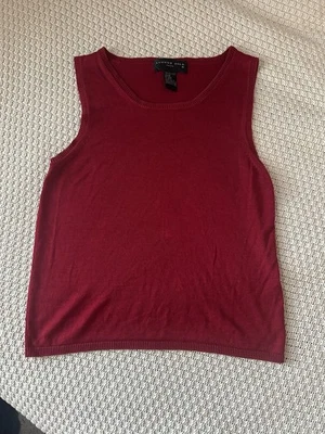 Camiseta sin mangas August Silk 100 % seda borgoña talla mediana en excelente estado Foto 1 de 4