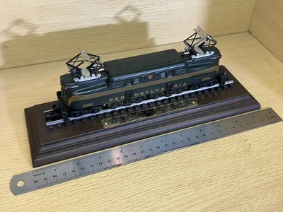 Hallmark Great American Railways Lionel 2332 Pennsylvania GG-1  Locomotive w/COA - Image 1 of 4