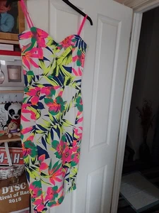 Dress - Picture 1 of 3