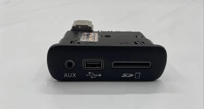 Dodge Charger Chrysler 300 2015-2023 USB puerto auxiliar concentrador OEM 68206384AC OEM Foto 1 de 4