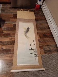 VINTAGE CHINESE SCROLL KOI FISH WITH WOODEN BOX - Picture 1 of 9