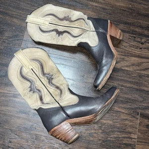 Vintage 70s Frye Cowboy Western Boots Women 6 Beige Purple Lizard Print Snip Toe - Picture 1 of 8