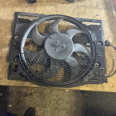 Motor ventilador radiador BMW 325i E46 sedán compatible con 2001 2002 2003 2004 2005 3 pines Foto 1 de 4