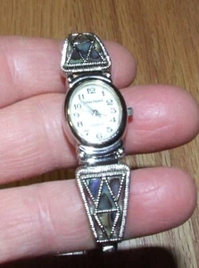 TIMES SQUARE QUARTZ VINTAGE ARMBANDUHR MIT ABALONE INLAY AN BANDENDEN. - Bild 1 von 7