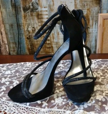 Tacones altos Guess negros talla 8M perfectos para ocasiones formales DC1 Foto 1 de 4