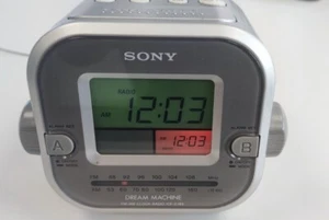 Sony Dream Machine ICF-C180 Clock Radio Dual Alarm AM/FM Silver Retro Good - Picture 1 of 15