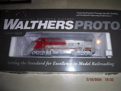 WALTHERS HO SANTA FE #18L & 18A EMD F3 A/B LOCOMOTIVE SET w/STANDARD DC/DC -NEW! - Image 1 of 4