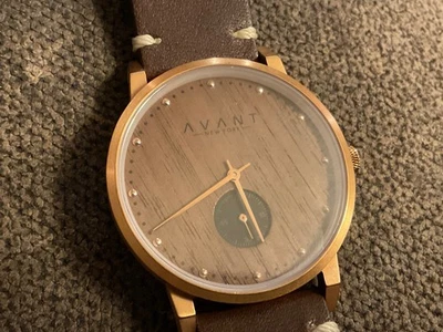 Avant男士腕表。 木制表盘,独特的皮革表带,全新 Batt,永不磨损。 — 第 1/4 张图片