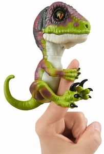 WowWee Fingerlings Untamed Velociraptor Dinosaur Raptor Stealth Green NEW - Picture 1 of 8