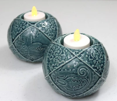 Пара круглых керамических чайных подсвечников бирюзовые сине-зеленые текстурированные с узором пейсли - Изображение 1 из 4