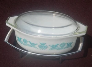 Cazuela ovalada PYREX AZUL PÁJARO con tapa y remache ~ #043 ~ 1-1/2 qt. Promo ~ En muy buena condición - Imagen 1 de 8
