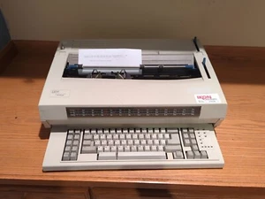 IBM Wheelwriter 3000 Electronic Typewriter - Works Great! - Picture 1 of 12