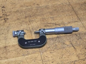 Mitutoyo 126-137 Screw Thread Micrometer 0-1"  Ratchet Stop .001  - Picture 1 of 6