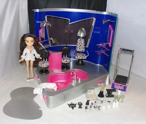 ¡BRATZ Stylin Salon N Spa con muñeca Dana y accesorios! - Imagen 1 de 11
