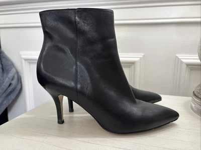 Botas de salto preto Michael Kors – Tamanho 7M – 3” salto tornozelo - Imagem 1 de 4