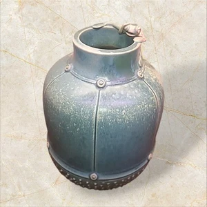 Jarrón arte cerámica estudio rana porcelana verde barbilla V Vorakit Chinookoswon firmado - Imagen 1 de 15