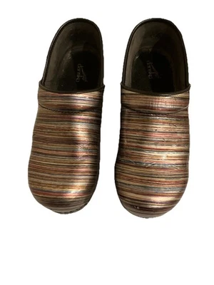 Zuecos Dansko XP 2.0 Talla 40 EE. UU. 9-9.5 Multicolor Rayas Charol Enfermera Foto 1 de 4