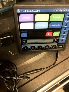 TC Helicon VoiceLive Touch Live Vocal Processor & Looper - Bild 1 von 5