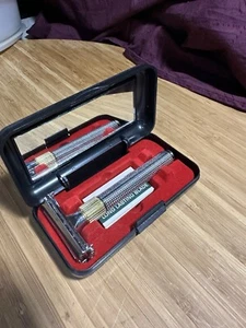 Vintage FALIDA RAZOR WITH CASE AND BLADES, BLACK WITH MIRROR - Picture 1 of 11