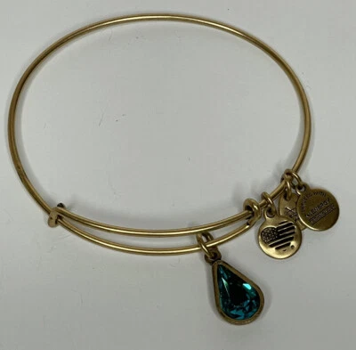 Brazalete colgante expandible dorado Alex & Ani verde azulado estrás lágrima encanto Foto 1 de 3